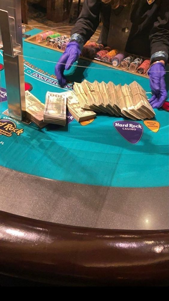 پاکستان کے CRAZY 4 POKER کھلاڑیوں کے لیےجیک پاٹ گیم